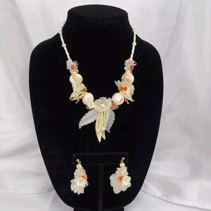 VTG Lucite Necklace Earrings Lucite Flower Leaf Pastel Beads Bridal Wedding